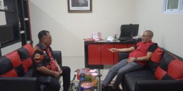 Ketua MPC PP Banyumas Yudo F Sudiro SH MH bersama Sekretaris DPC PDI-P Banyumas, Arie Suprapto. (istimewa)