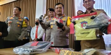 Kapolda Jawa Tengah, Irjen Pol Ahmad Luthfi dalam konferensi pers di Mapolresta Banyumas, Senin (29/4/2024). (istimewa)
