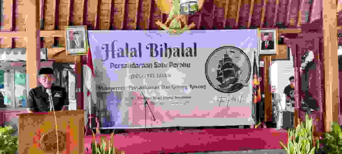 Kapten Satu Perahu Nur Prahoro saat memberikan sambutan dalam acara halal bihalal, Minggu (28/4/2024)
