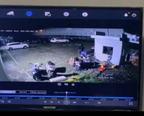 Screenshot video CCTV saat peristiwa penembakan di area parkir Hotel Braga Purwokerto. (istimewa)