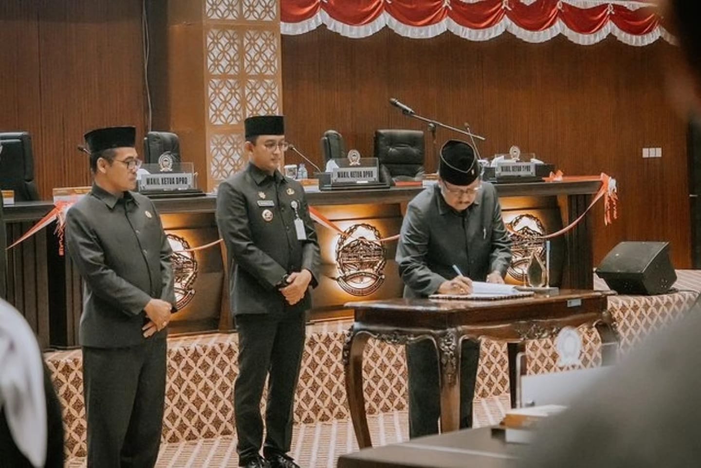 Jelang Akhir Masa Jabatan, DPRD Banyumas Sahkan 4 Raperda