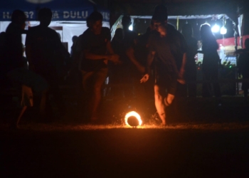 Sepakbola Api Meriahkan HUT RI Ke-79 di Kelurahan Pasir Muncang Banyumas