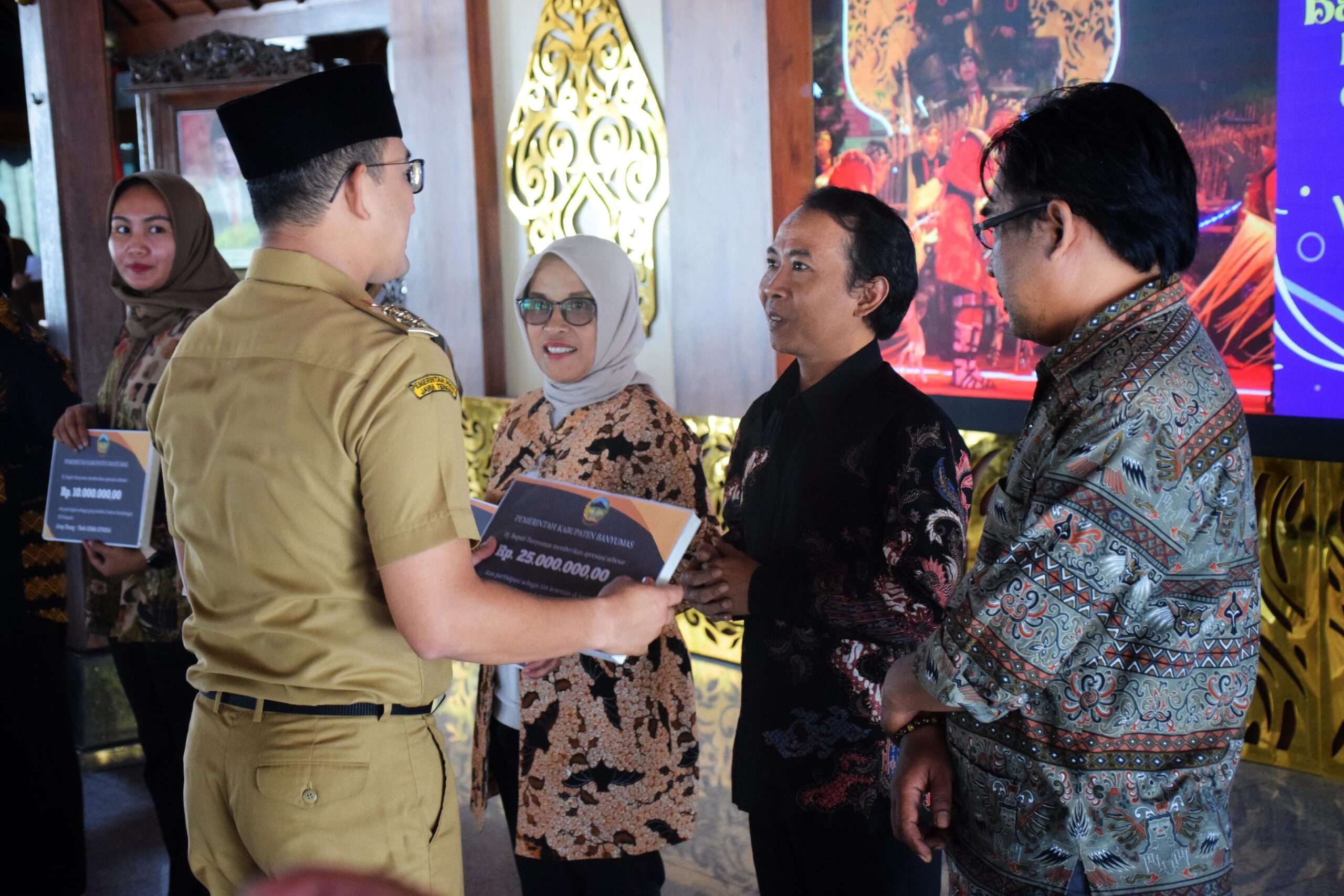 Dinporabudpar Beri Bantuan untuk Grup Kenthongan Mulai Rp 25 Juta Hingga Rp 10 Juta