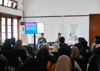 Kaji Dakwah Kontemporer, Dosen UIN Saizu Luncurkan Buku ‘Jum’at Call : Gus Mus Menyapa Umat’