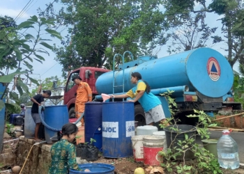 Meski Mulai Hujan, Pemkab Banyumas Tetap Salurkan Air Bersih ke Wilayah Kekeringan