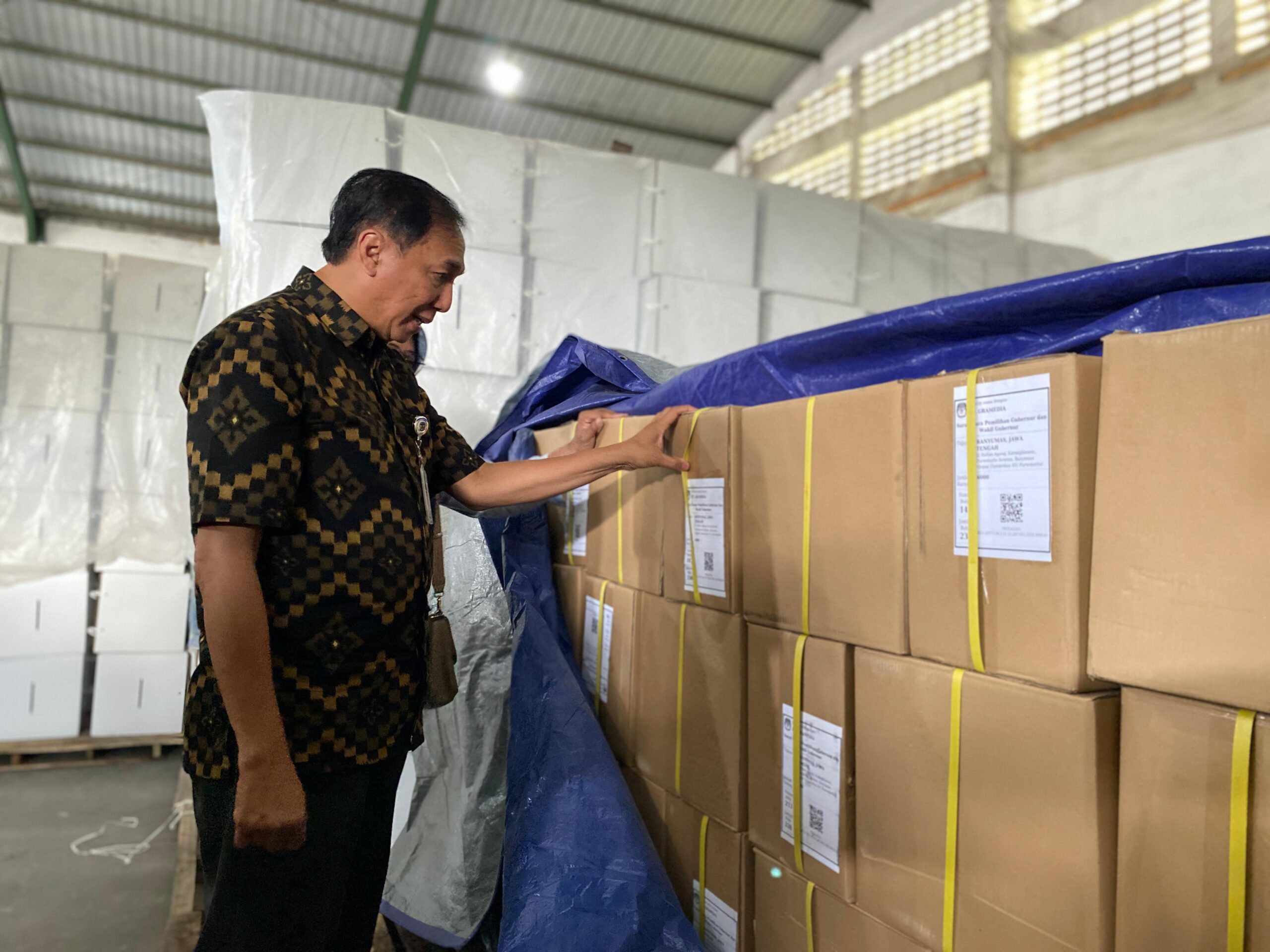 Pj Bupati Banyumas Tinjau Gudang Logistik Pilkada