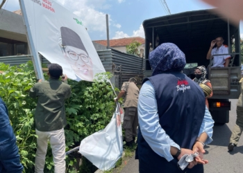 KPU, PPK dan PPS Dampingi Satpol PP Tertibkan APS di 27 Kecamatan