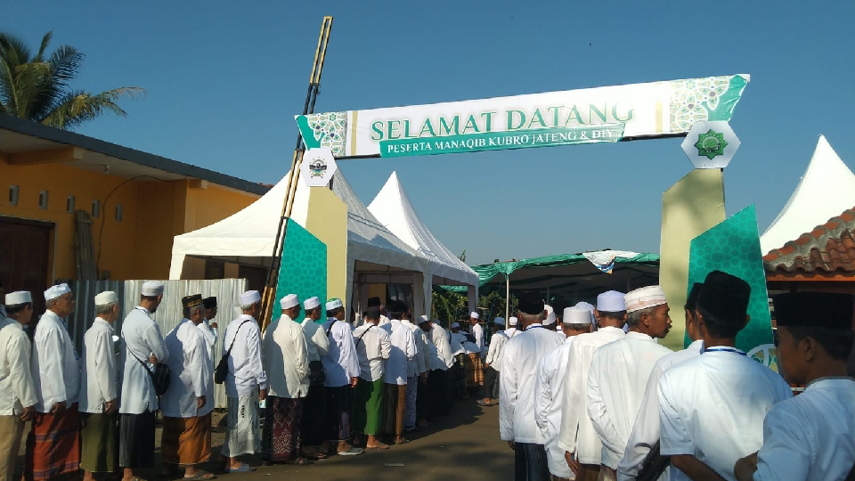 Gus Anam Tuan Rumah Manaqib Kubro Jatman, Undang 5.000 Ikhwan Jateng-DIY
