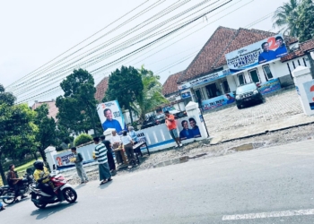 Rutinan Jum’at Berkah, Rumah Pemenangan Ahmad luthfi-Taj Yasin Banyumas Bagikan 800 Paket Makanan Bergizi di Jalan Ahmad Yani