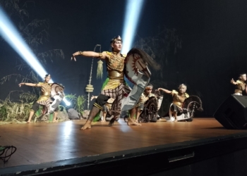 Konsep Pementasan Indoor, Ebeg Mbangun Khayangan Berhasil Hipnotis Penonton Sampai Akhir