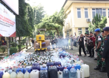 Polresta Banyumas Musnahkan 3.504 Botol Miras, 1.754,5 Liter Ciu Dan 2.115 Liter Tuak