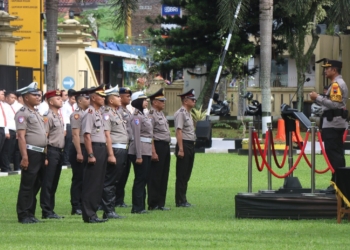 104 Personel Polresta Banyumas dan 2 Personel Brimob Terima Kenaikan Pangkat