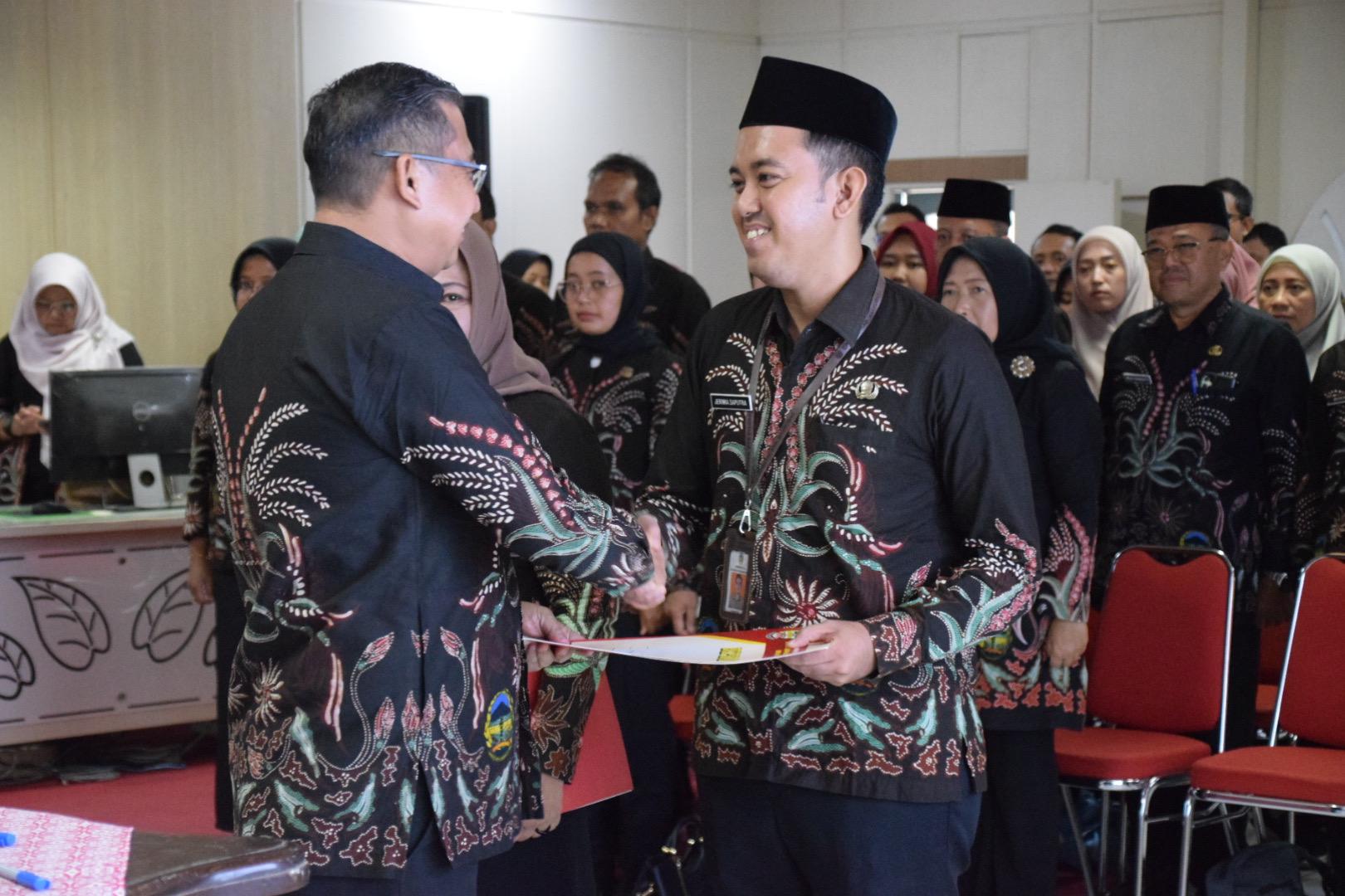 29 Pejabat Fungsional Bidang PUPR dan Penata Perizinan Dilantik