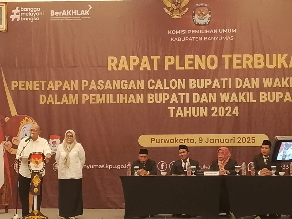 Rapat Pleno Terbuka Penetapan Paslon Bupati dan Wakil Bupati Banyumas terpilih dalam Pilkada 2024 di Hotel Aston, Kamis (9/1/2025).