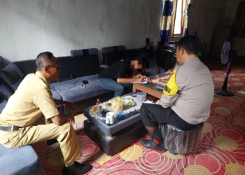 Ngopi Bareng Warga, Kapolsek Purwojati Temukan Pemuda Berfoto Memegang Sajam yang Viral