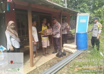 Ada Warga Tuna Netra dan Hidup Sendiri, Polsek Cilongok Berikan Bantuan Tali Asih