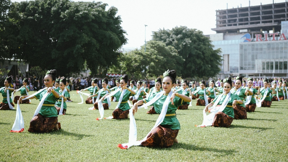 250 Pelajar dan Mahasiswa Bawakan Tari Banyumas Megot Saat Upacara Hari Jadi ke-454 Kabupaten Banyumas