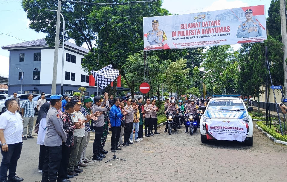 Polresta Banyumas dan Mahasiswa Bersinergi Sambut Ramadan 1446 H dengan Pembagian Sembako