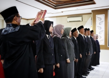 Pj Bupati Banyumas Lantik 25 Pejabat Struktural dan Fungsional