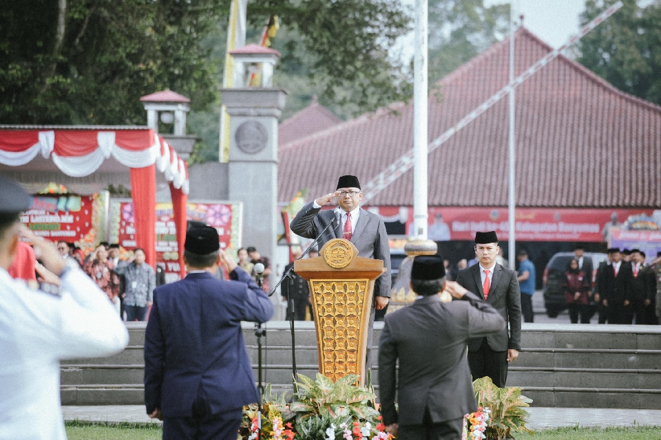 Sekda Gantikan Bupati Pimpin Upacara Hari Jadi ke-454 Kabupaten Banyumas