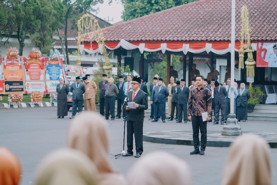 Apel Perdana Bupati Banyumas : Efisiensi Menuntut Kerja Cerdas, Efektif, dan Inovatif