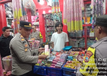 Polsek Ajibarang Razia Penjual Petasan untuk Ciptakan Kondusifitas Ramadhan