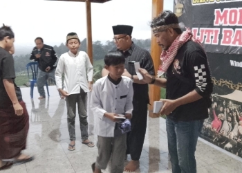 Mobar Banyumas Bersama IJTI Banyumas Santuni Yatim Piatu di Windujaya