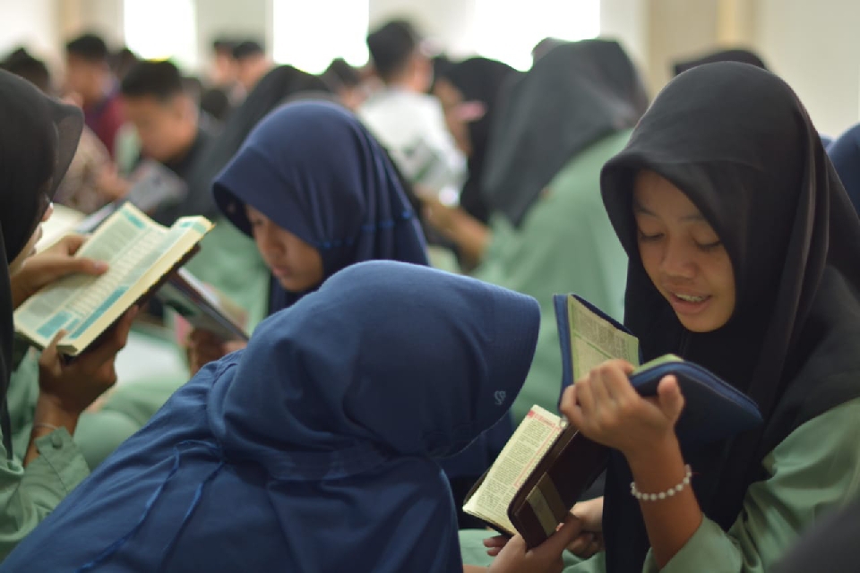 Ratusan Peserta Khatamkan Al-Quran dan Terjemahannya dalam Acara Seblaq 2