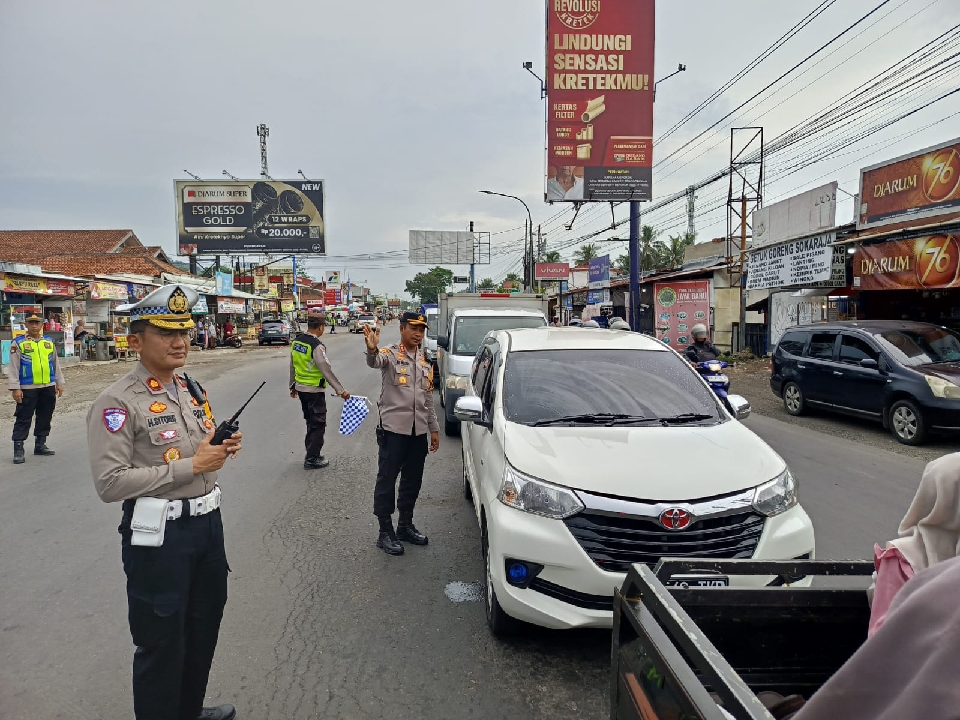Kapolresta Banyumas Tinjau langsung Arus Balik Idul Fitri, Pastikan Kelancaran dan Keamanan Pemudik