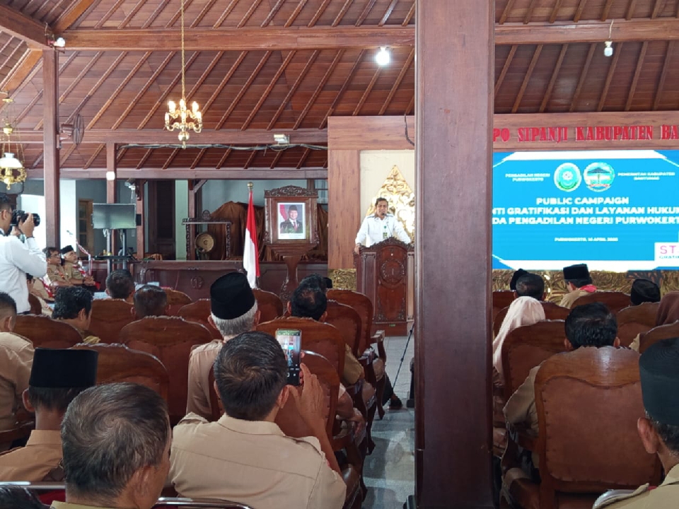 PN Purwokerto Kampanyekan Anti Gratifikasi dan Sosialisasi Layanan Hukum di Pendopo Si Panji