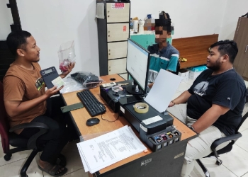 Polisi Amankan 23,47 Gram Tembakau Sintetis dari IS di Pinggir Jalan Kembaran