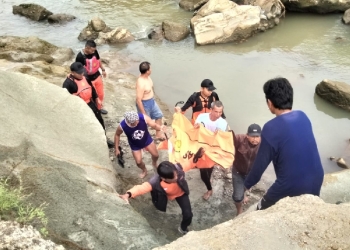 Balita yang Tenggelam di Sungai Logawa Ditemukan di Lubuk Dekat Lokasi Kejadian