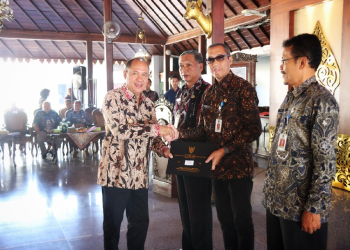 216 ASN Banyumas Terima SK Pensiun, Bupati: “Pengabdian Anda Telah Wujudkan Birokrasi Profesional”