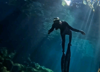 Telaga Sunyi: Free Diving Serasa di Planet Lain