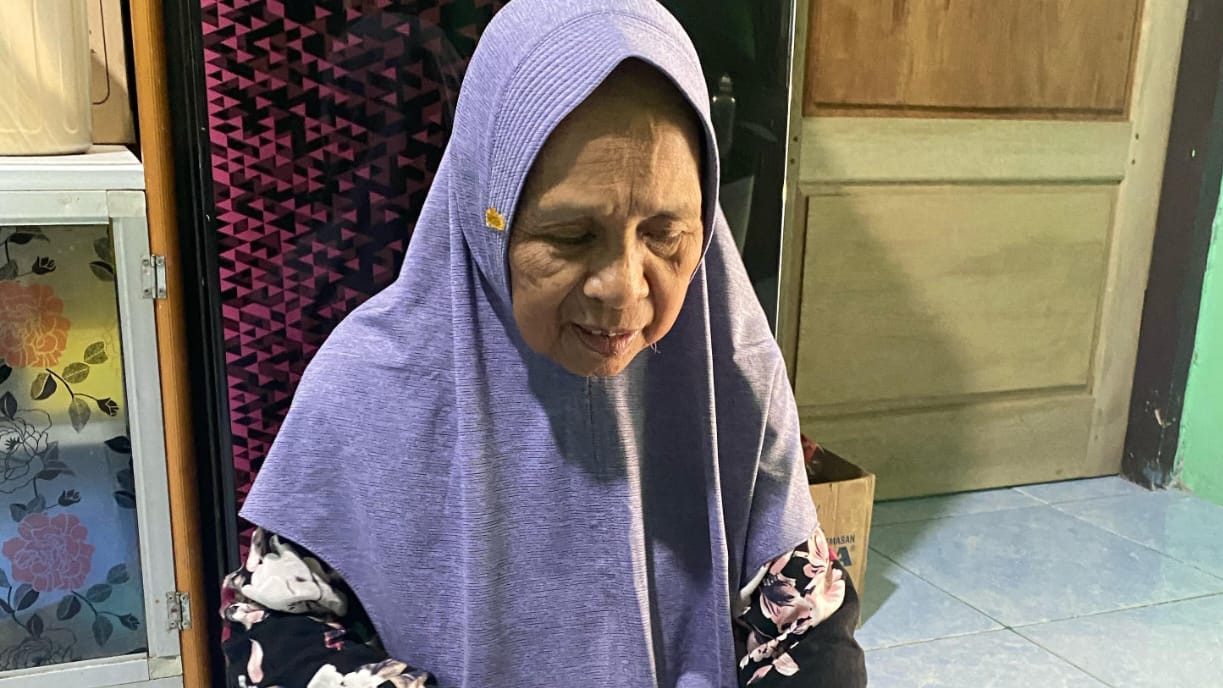 55 Tahun Menabung, Perempuan Penjual Sate di Mandailing Natal Akhirnya Berangkat Haji