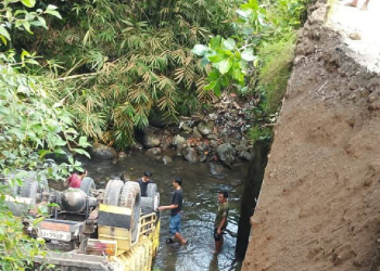Kecelakaan Truk Material Terjadi di Jembatan Utara Underpass Rancamaya