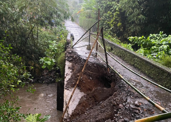 Jembatan Kali Prukut Rancamaya Rusak, Aktivitas Warga Terganggu