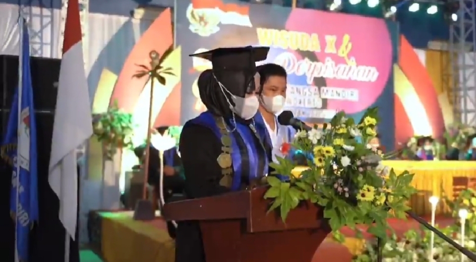 Viral Gelar Wisuda Bak Universitas, Ini Tanggapan Kepala Sekolah SMK CBM Purwokerto