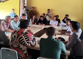 Warga Karangrau Datangi Kantor Kecamatan Sokaraja, Tagih Janji Pengembang Sapphire Mansion