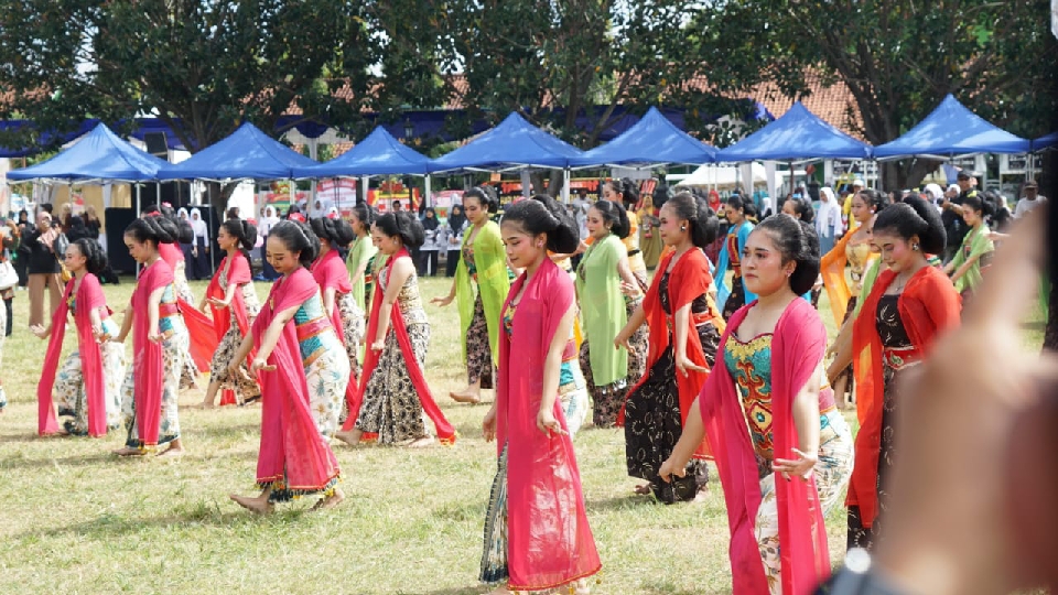 Tarian Tak Henti, Semangat Tak Padam: Banyumas Ngibing 24 Jam Gaungkan Pelestarian Budaya Lokal