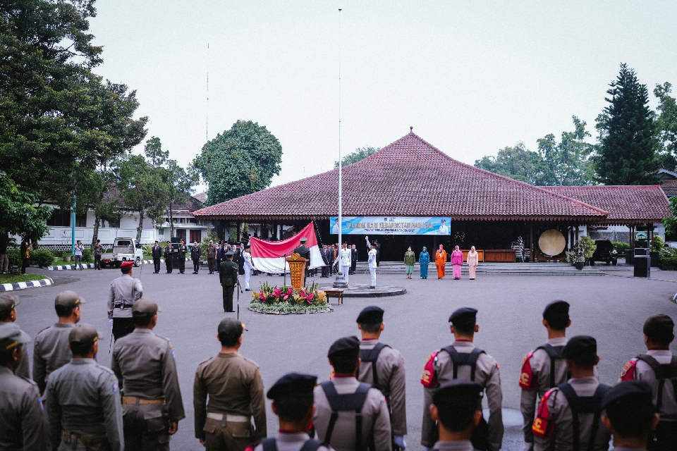 Upacara Harkitnas ke-117: Bangkit Bersama, Wujudkan Indonesia Kuat