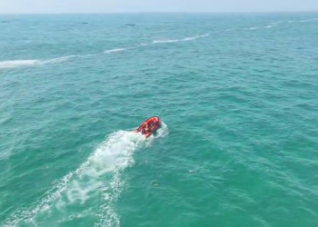 Seorang Pemancing Tersapu Ombak di Pantai Lampon, Tim SAR Lakukan Pencarian