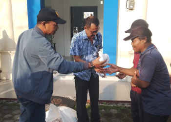 IJTI Korda Banyumas Raya Salurkan 200 Paket Daging Kurban untuk Tukang Becak di Purwokerto