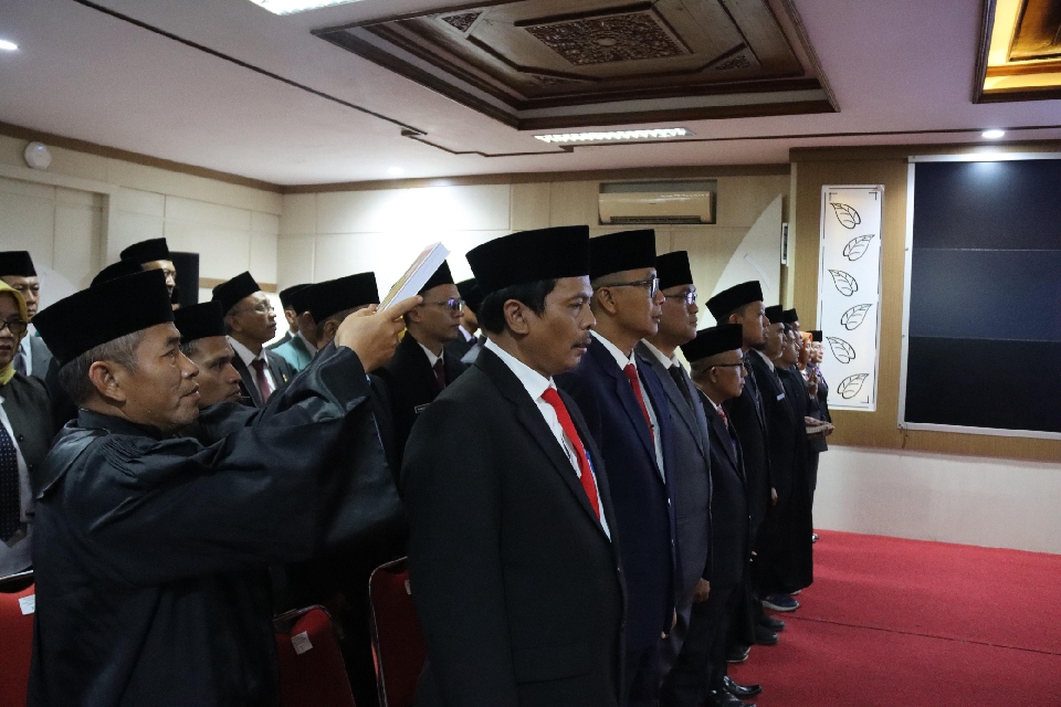 Lantik 38 Pejabat, Bupati Banyumas Minta Mereka Jadi Tim Perubahan