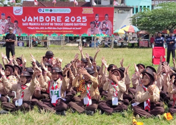 Ratusan Pramuka Penggalang Ikuti Jambore Satkom Ma’arif NU Banyumas di Lapangan Cilongok