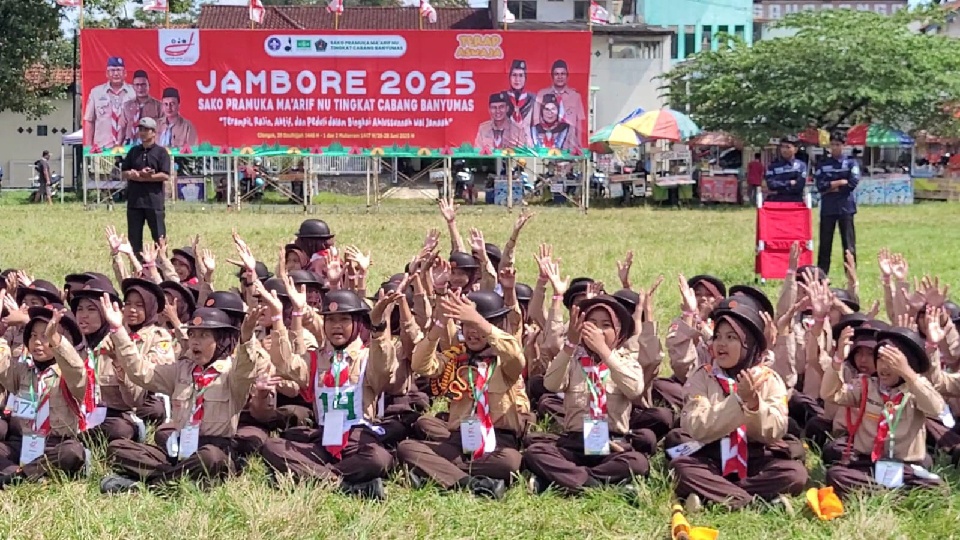 Ratusan Pramuka Penggalang Ikuti Jambore Satkom Ma’arif NU Banyumas di Lapangan Cilongok
