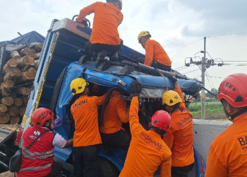 Kecelakaan Truk Kayu di Tol Pejagan KM 261, Sopir dan Kernet Selamat