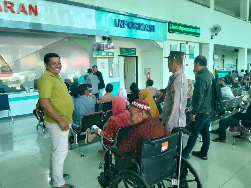 Polsek Lumbir dan RSK Mata Purwokerto Gelar Operasi Katarak Gratis