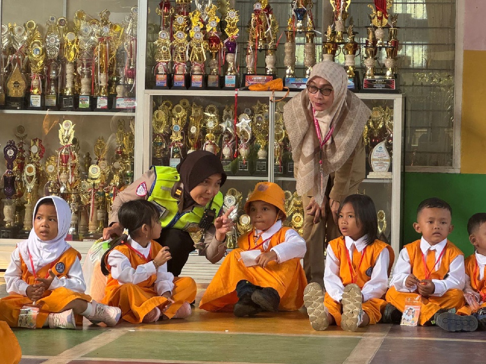 Satlantas Polresta Banyumas Gelar “Polisi Sahabat Anak” dalam Rangka Operasi Patuh 2025