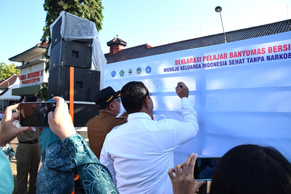 Bupati Banyumas Gaungkan Komitmen Berantas Narkoba di HANI 2025